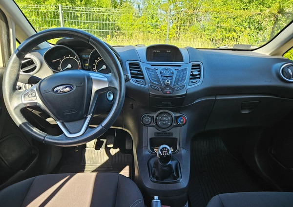 Ford Fiesta cena 35000 przebieg: 45194, rok produkcji 2016 z Koszalin małe 106